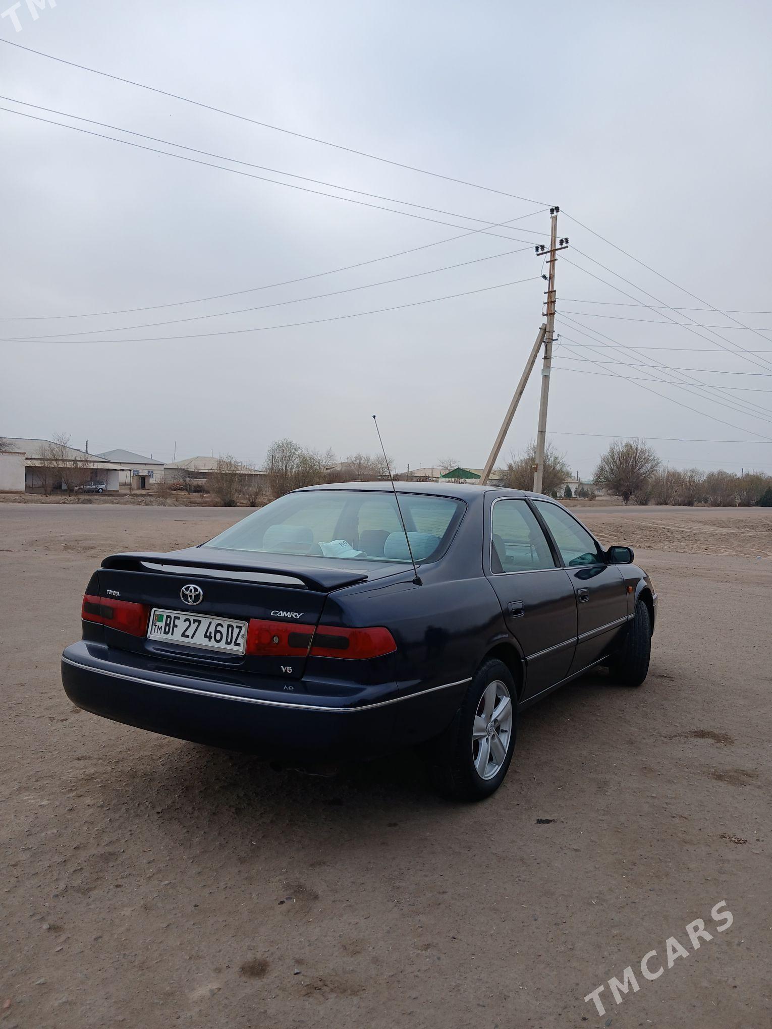 Toyota Camry 1998 - 125 000 TMT - Губадаг - img 4
