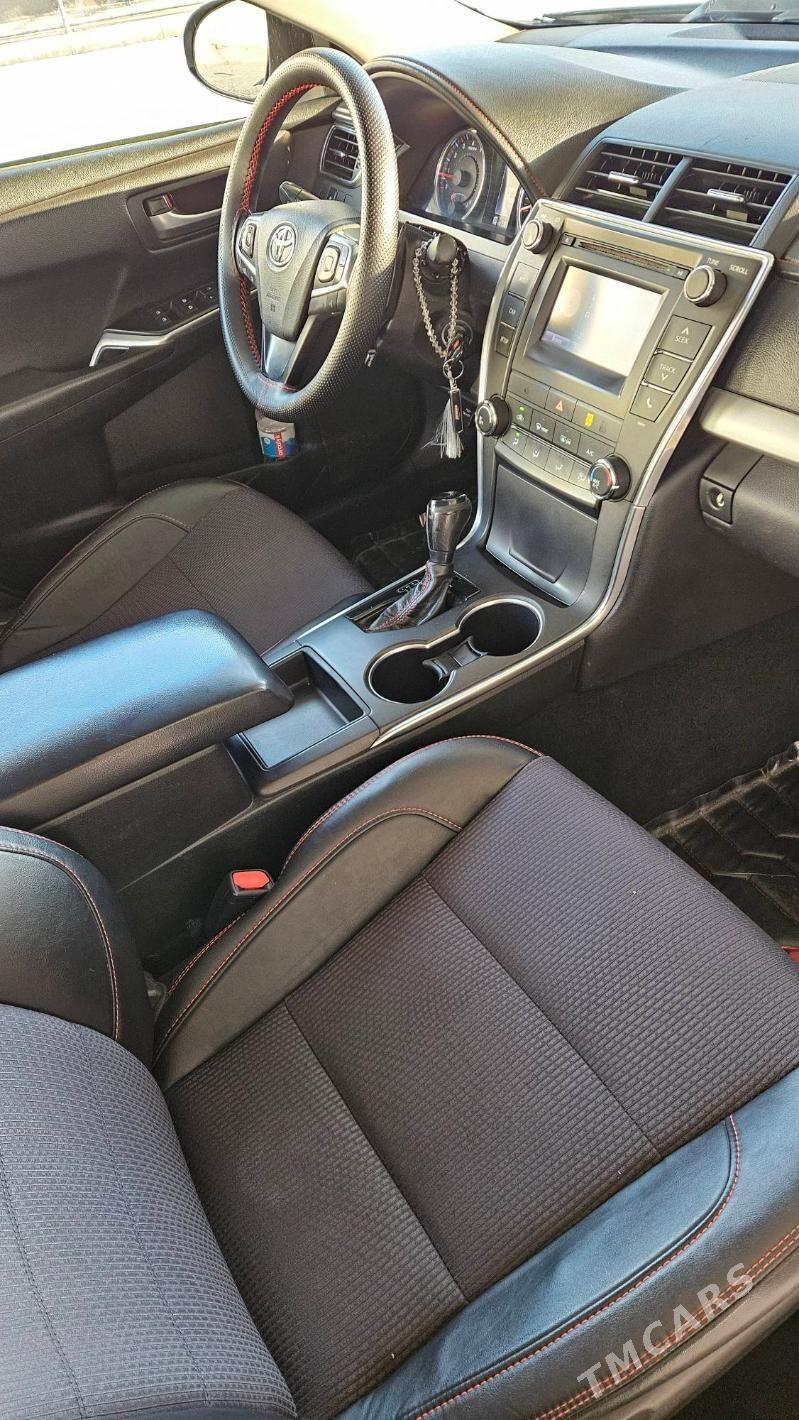 Toyota Camry 2017 - 257 300 TMT - Кëши - img 6