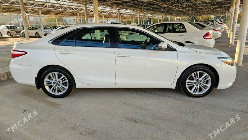 Toyota Camry 2017 - 257 300 TMT - Кëши - img 4