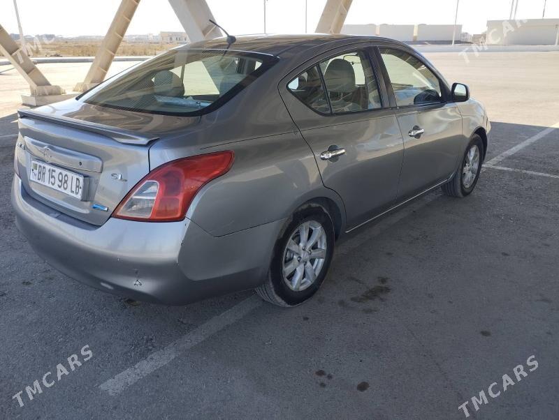 Nissan Versa 2012 - 90 000 TMT - Туркменабат - img 4