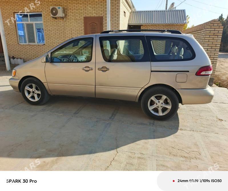 Toyota Sienna 2002 - 150 000 TMT - Mary - img 3