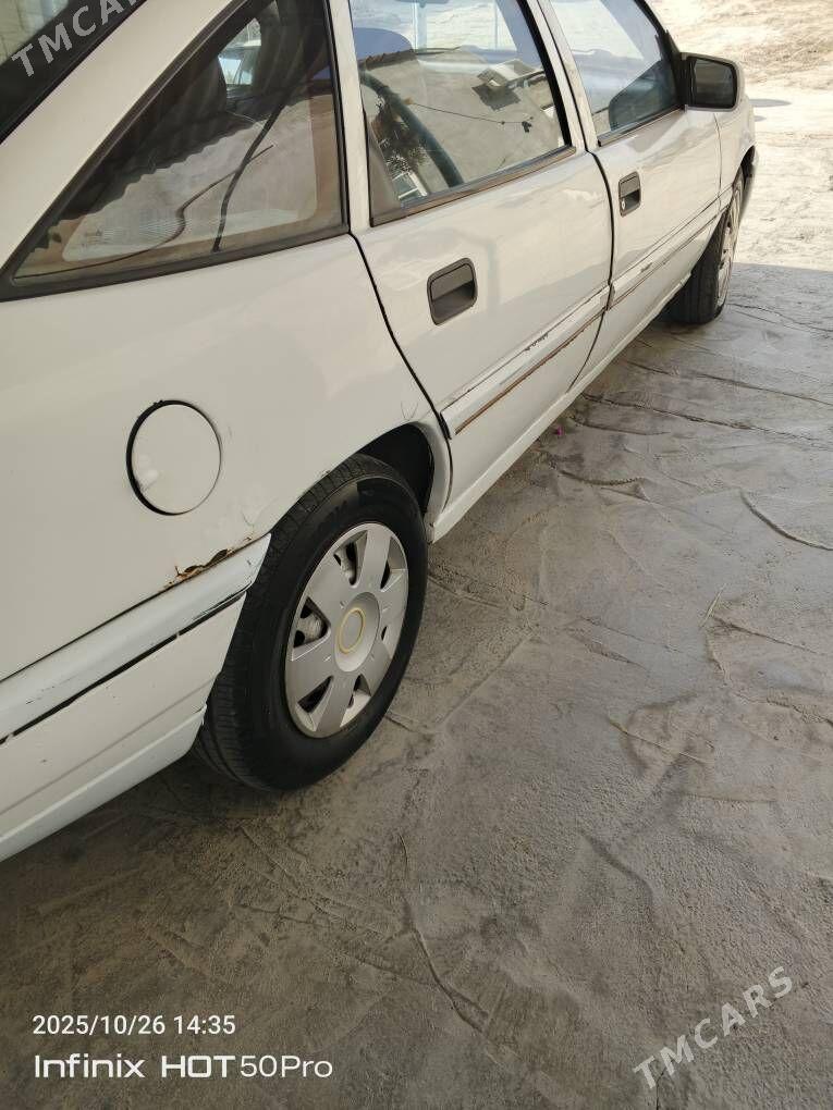 Opel Vectra 1992 - 27 000 TMT - Бузмеин - img 4