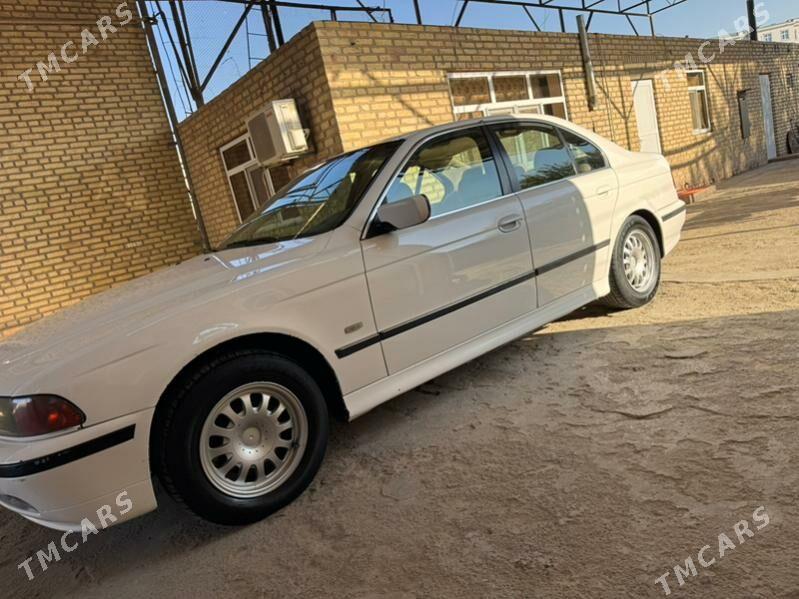 BMW 528 1998 - 97 000 TMT - Mary - img 4