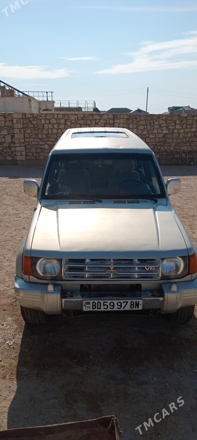 Mitsubishi Montero 1994 - 67 000 TMT - Balkanabat - img 4