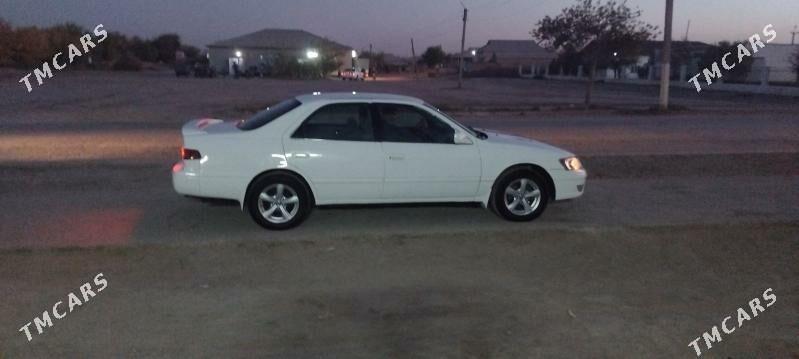 Toyota Camry 2001 - 130 000 TMT - Бабадайхан - img 4