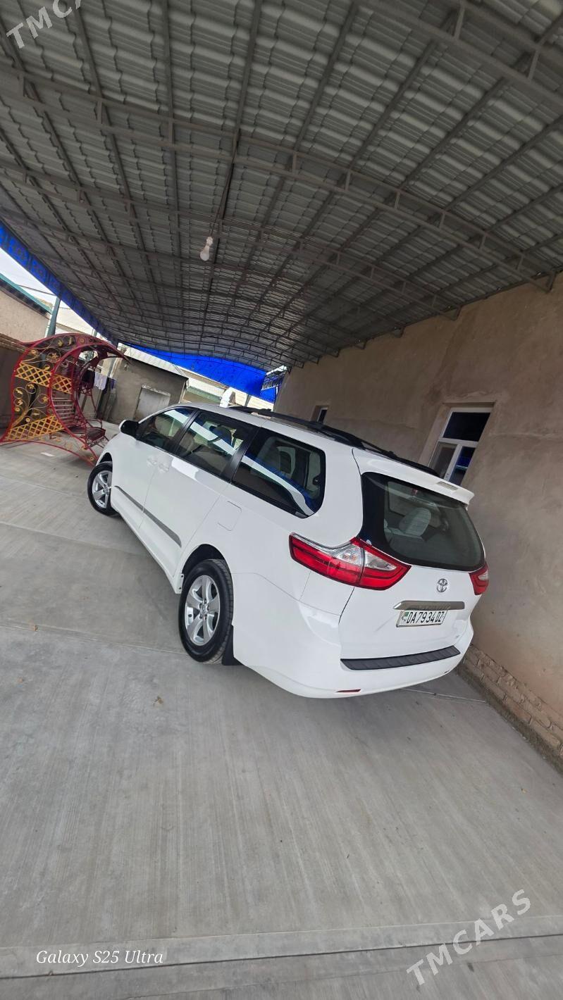 Toyota Sienna 2017 - 380 000 TMT - Şabat etr. - img 2