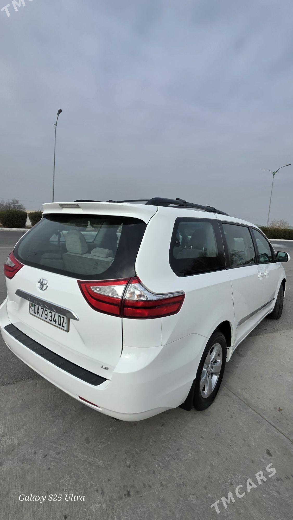 Toyota Sienna 2017 - 380 000 TMT - Şabat etr. - img 8