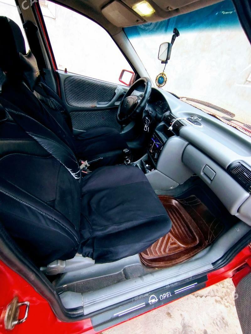Opel Astra 1993 - 50 000 TMT - Гурбансолтан Едже - img 5