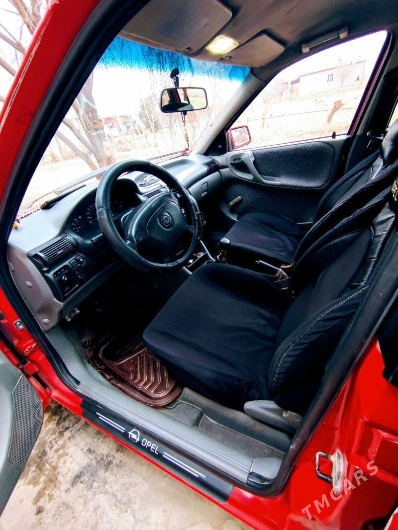 Opel Astra 1993 - 50 000 TMT - Гурбансолтан Едже - img 4