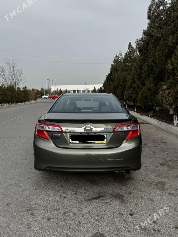 Toyota Camry 2012 - 200 000 TMT - Дашогуз - img 3