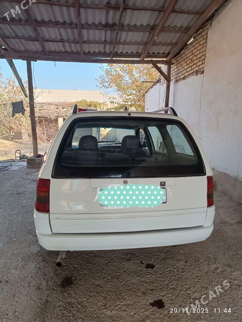 Opel Astra 1992 - 45 000 TMT - Халач - img 2