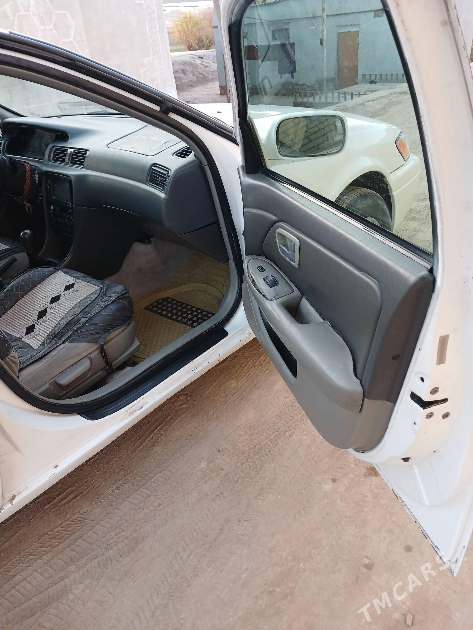 Toyota Camry 1998 - 135 000 TMT - Мары - img 2