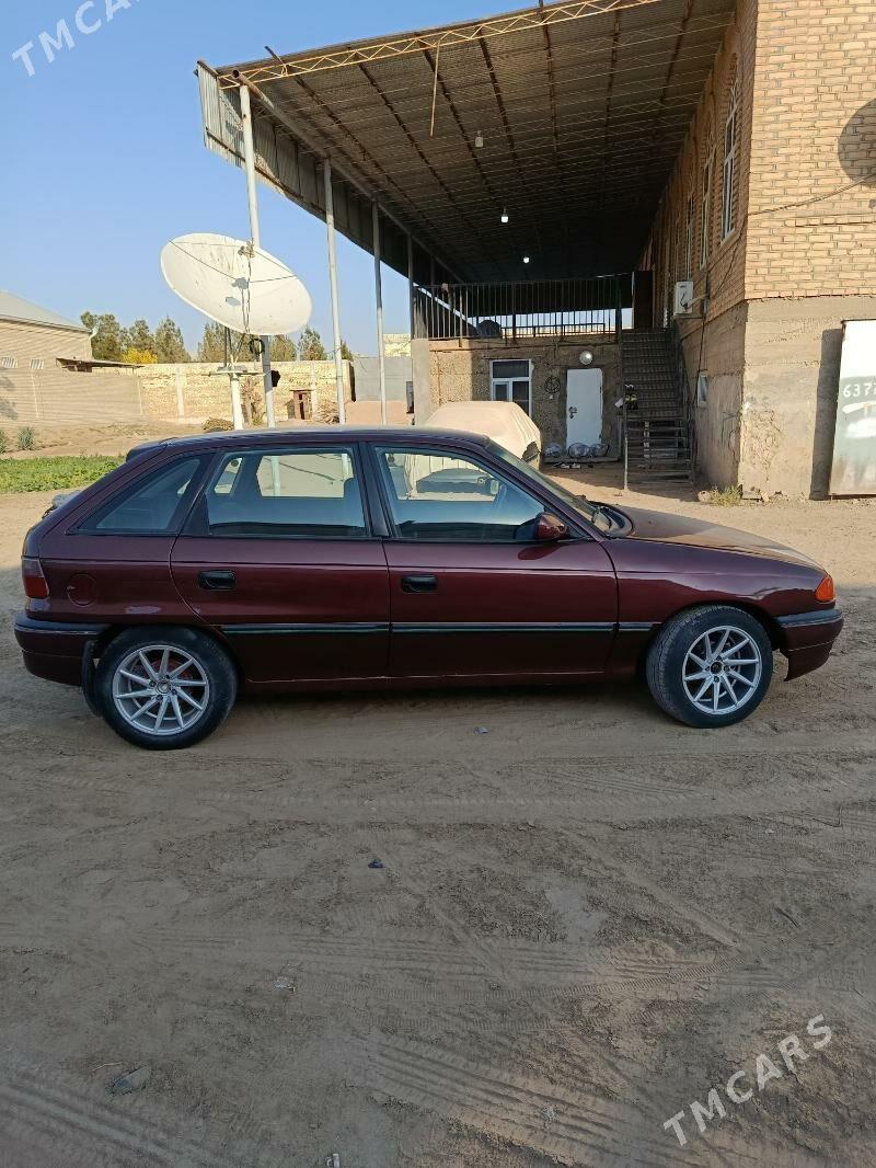 Opel Astra 1992 - 35 000 TMT - Mary - img 3