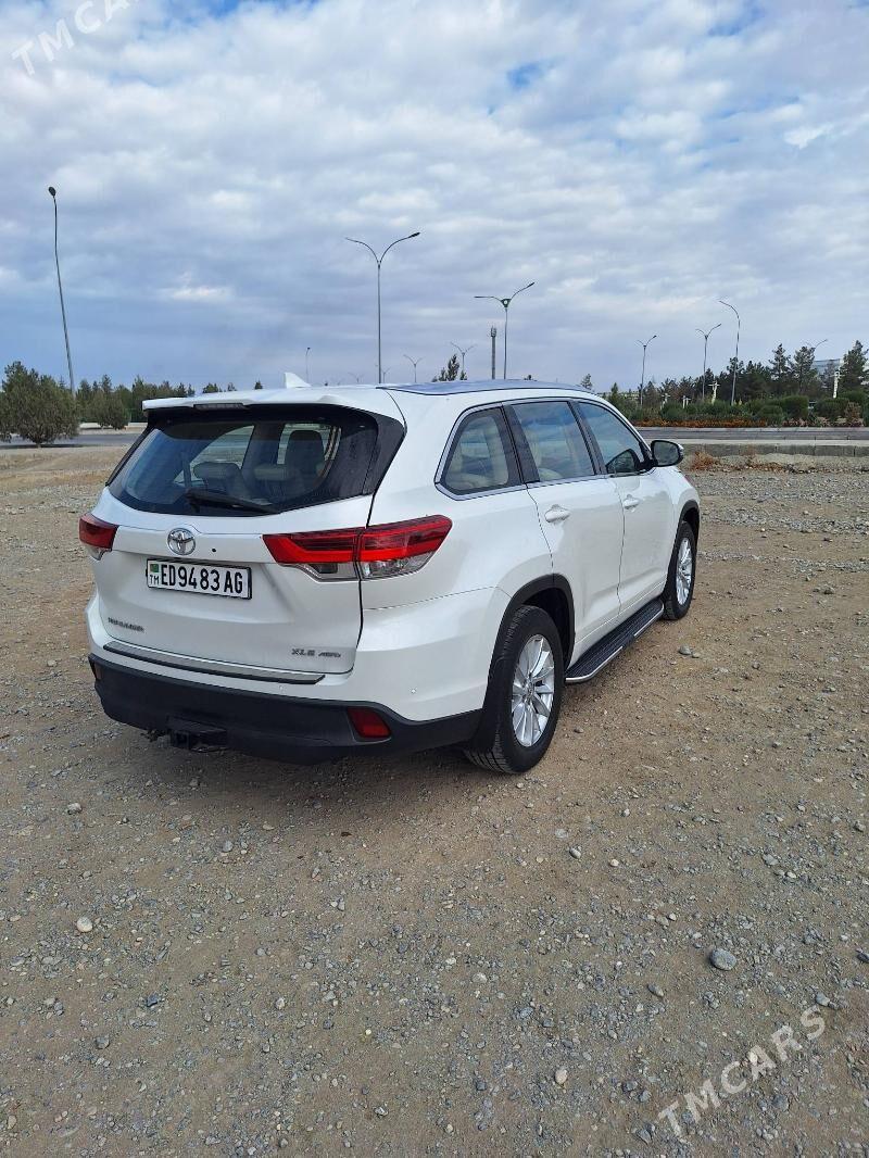 Toyota Highlander 2018 - 520 000 TMT - Ашхабад - img 4