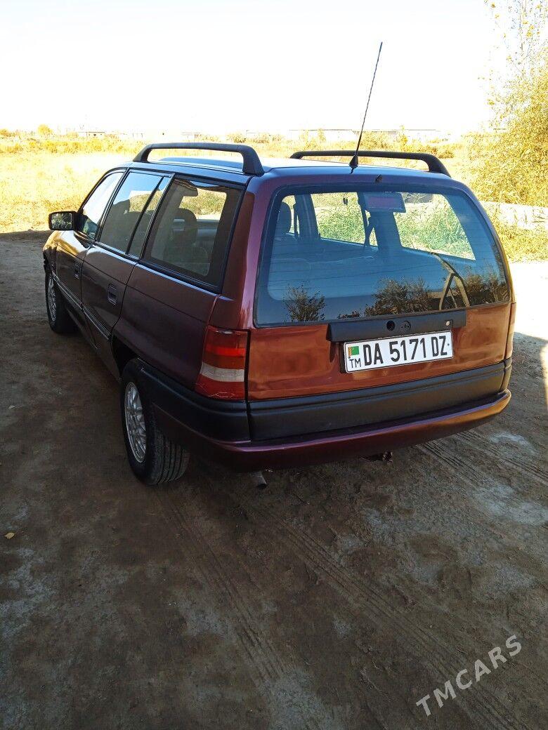 Opel Astra 1993 - 46 000 TMT - Губадаг - img 4
