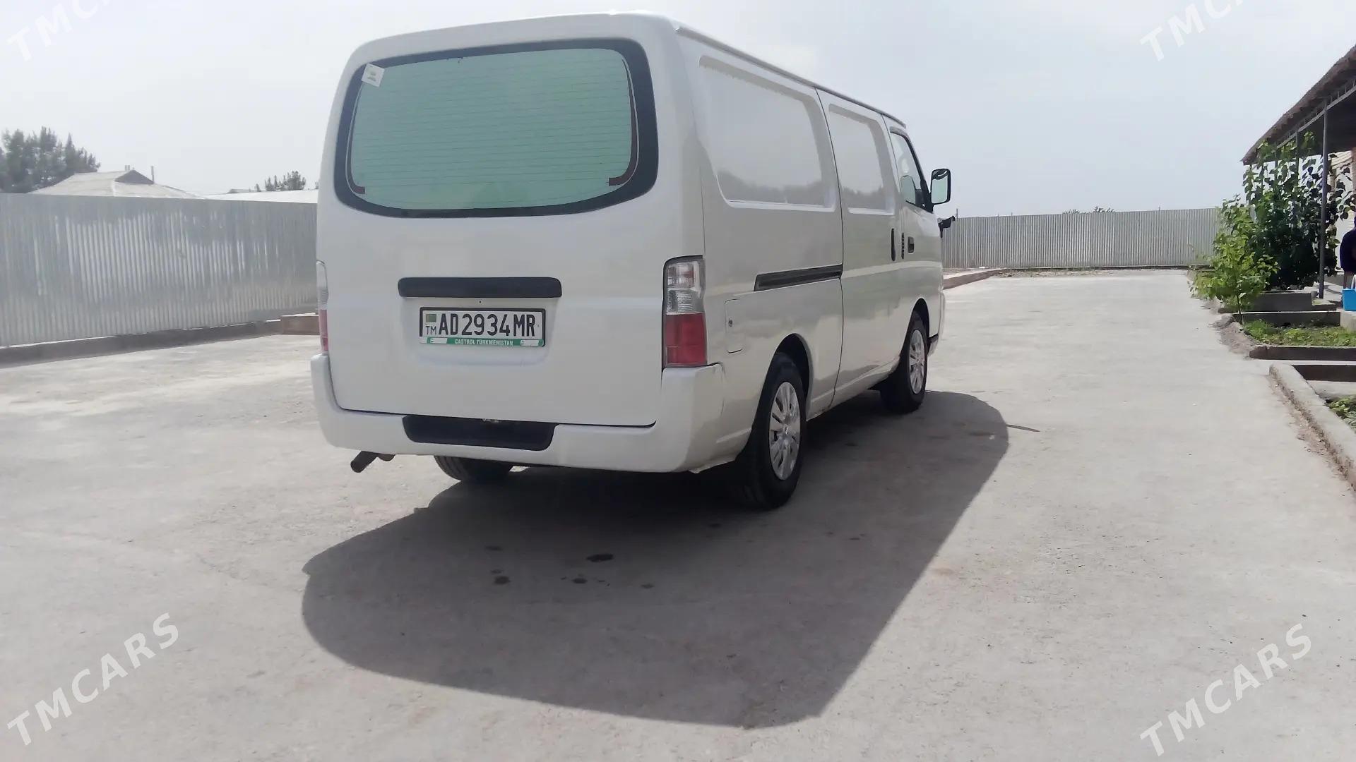Toyota Hiace 2005 - 120 000 TMT - Сакарчага - img 5