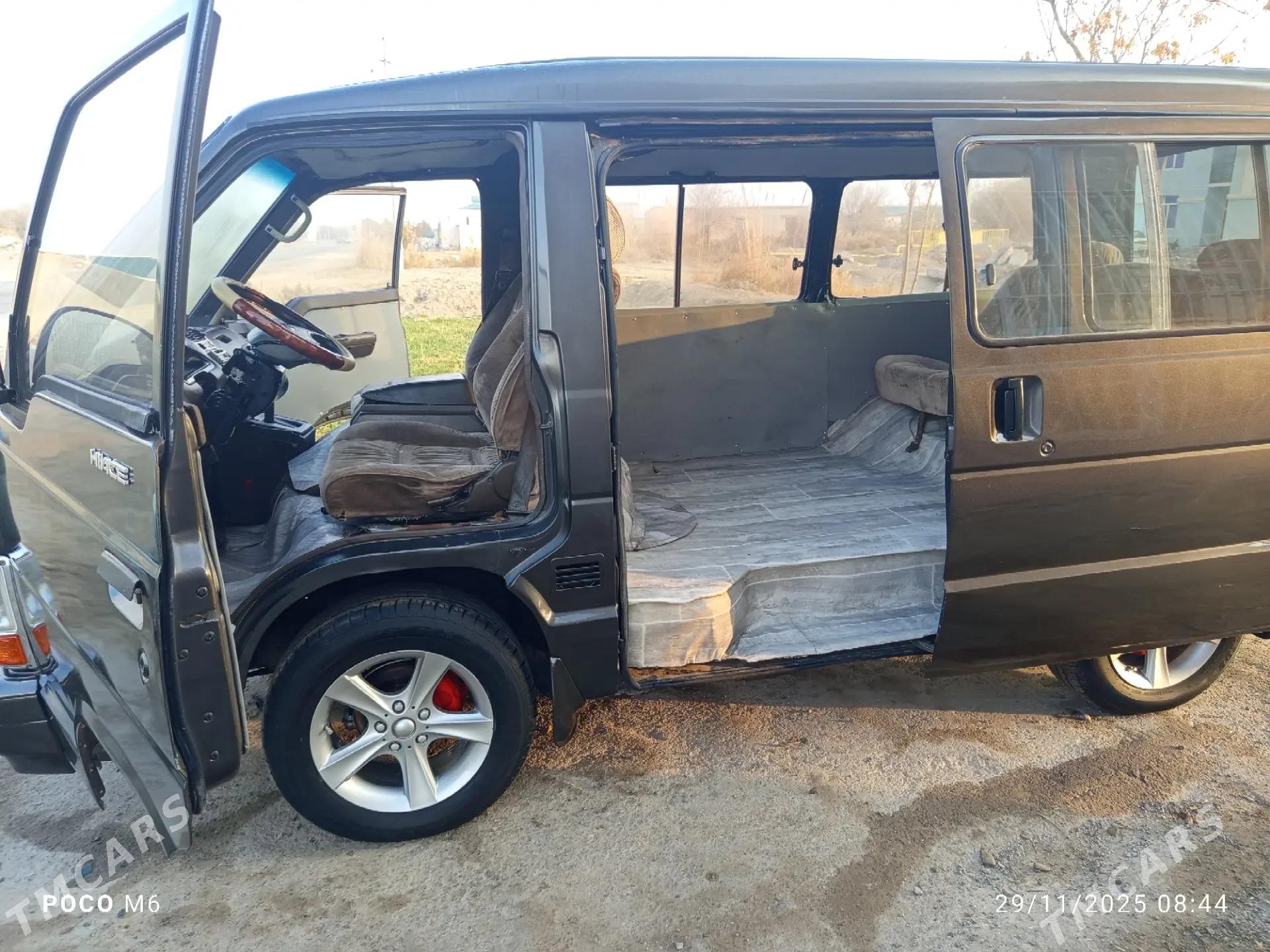 Toyota Hiace 1989 - 70 000 TMT - Farap - img 3