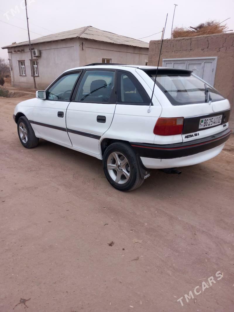 Opel Astra 1994 - 55 000 TMT - Губадаг - img 4