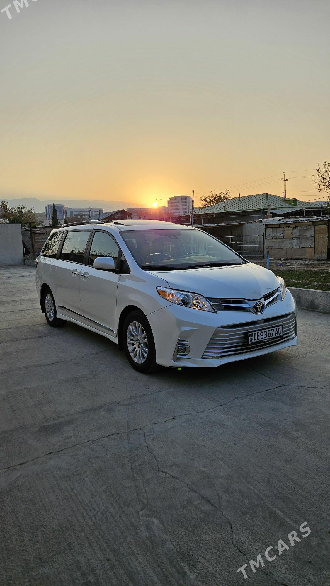 Toyota Sienna 2018 - 443 000 TMT - Ашхабад - img 3