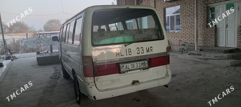 Toyota Hiace 2001 - 90 000 TMT - Мургап - img 3
