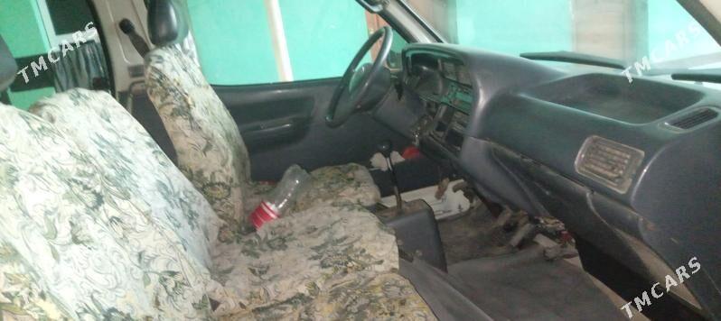 Toyota Hiace 2001 - 90 000 TMT - Мургап - img 5