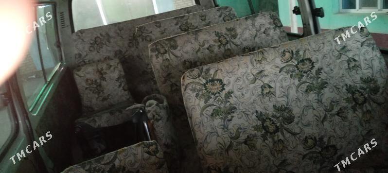 Toyota Hiace 2001 - 90 000 TMT - Мургап - img 6