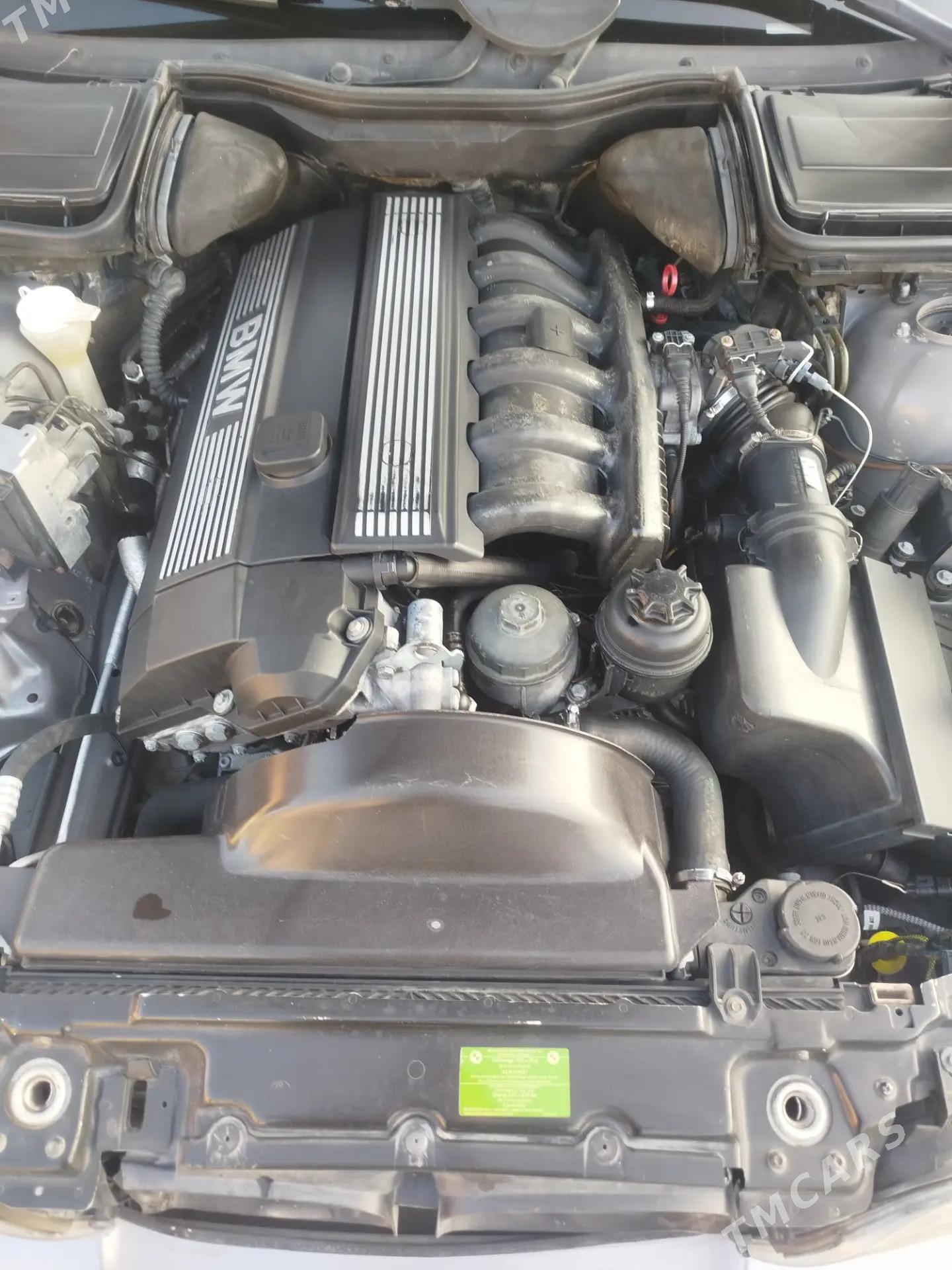 BMW E39 1996 - 100 000 TMT - Балканабат - img 7