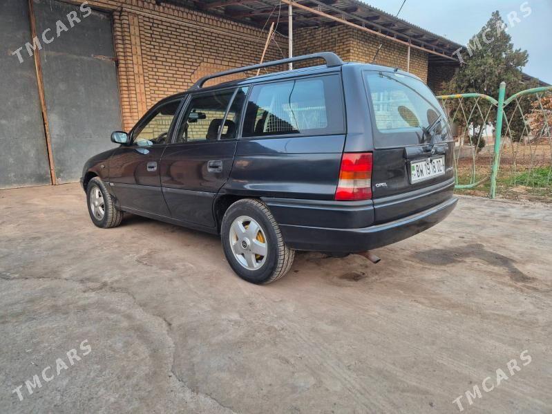 Opel Astra 1997 - 72 000 TMT - Шабатский этрап - img 4