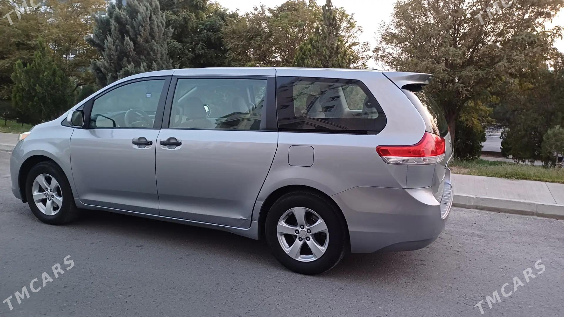 Toyota Sienna 2011 - 295 000 TMT - Туркменбаши - img 7