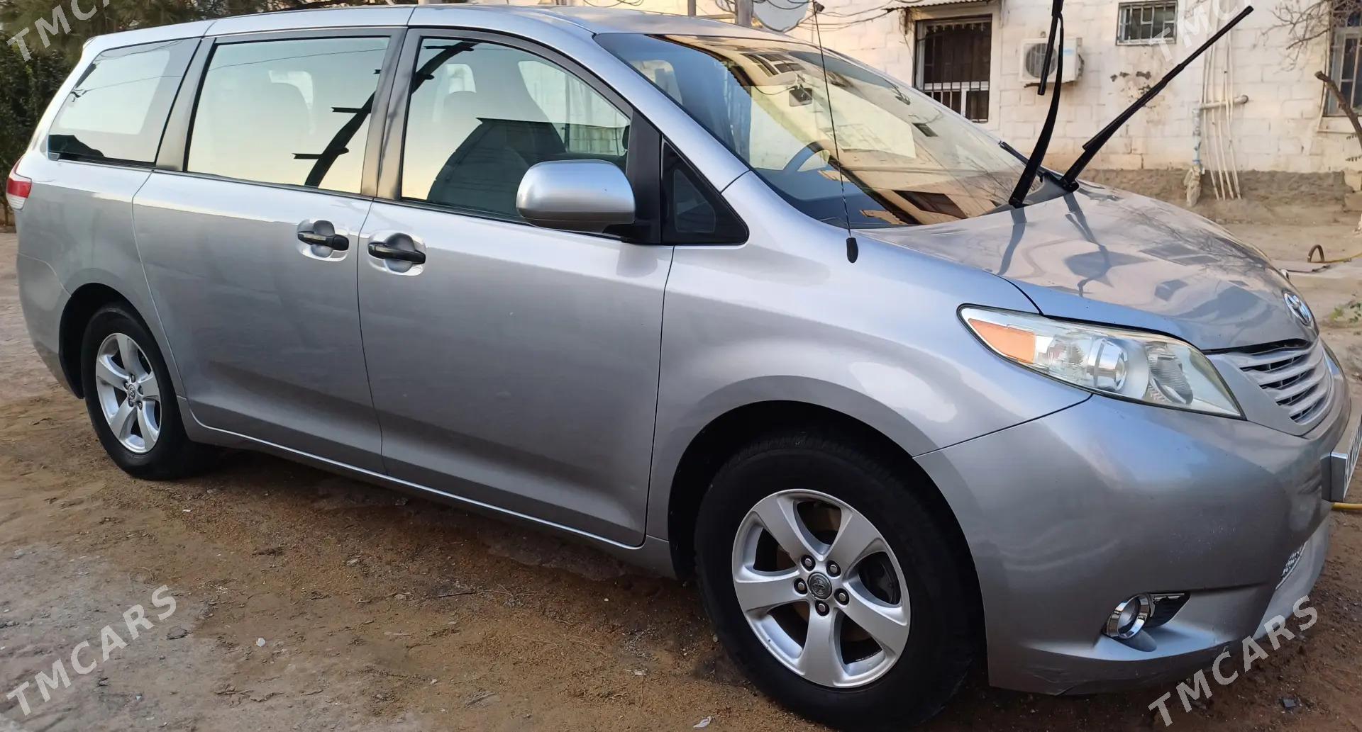 Toyota Sienna 2011 - 295 000 TMT - Туркменбаши - img 3