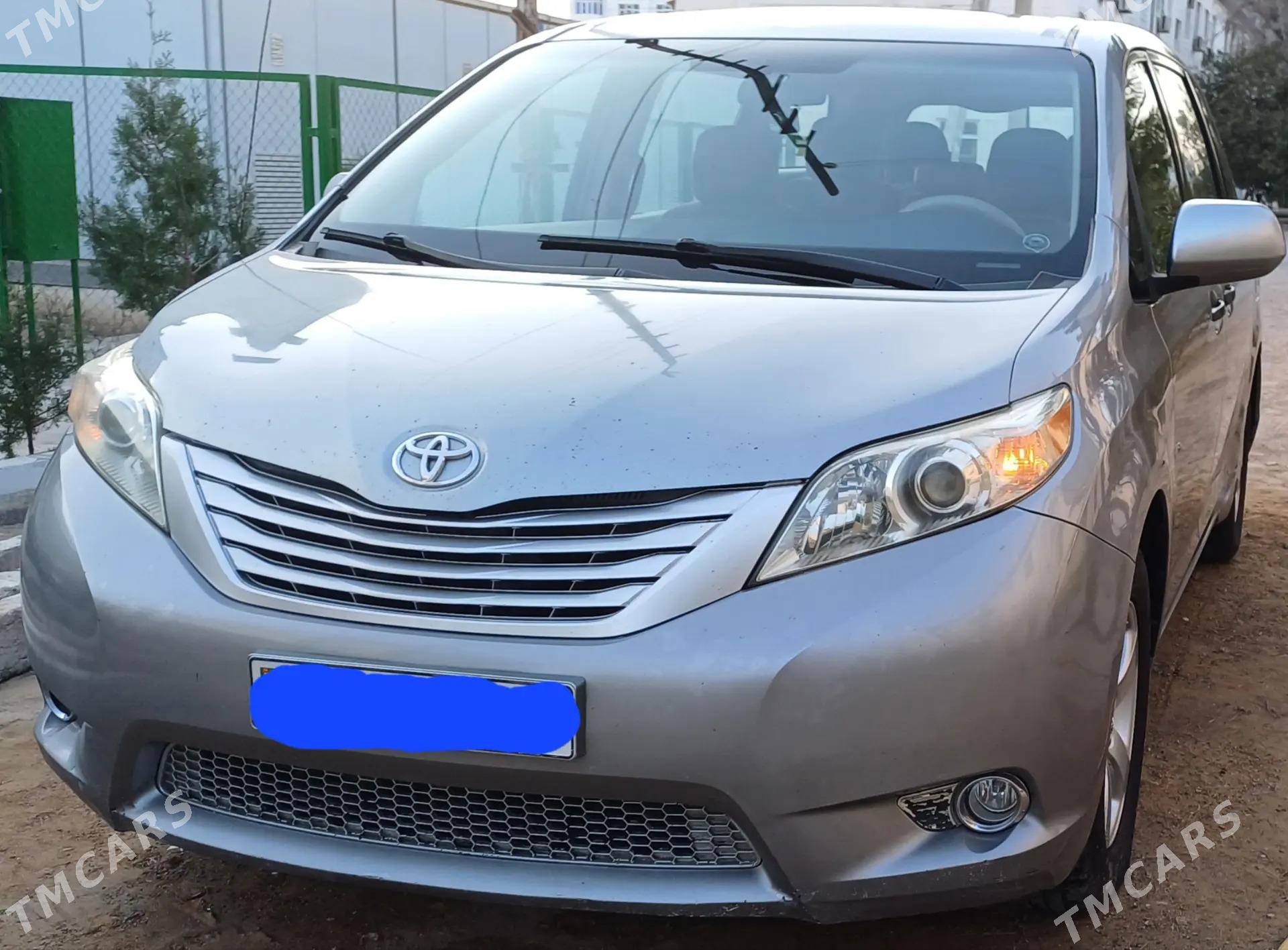 Toyota Sienna 2011 - 295 000 TMT - Туркменбаши - img 5