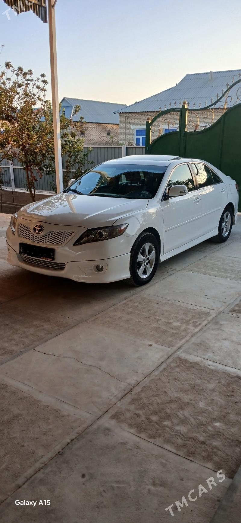 Toyota Camry 2010 - 195 000 TMT - Baýramaly - img 3