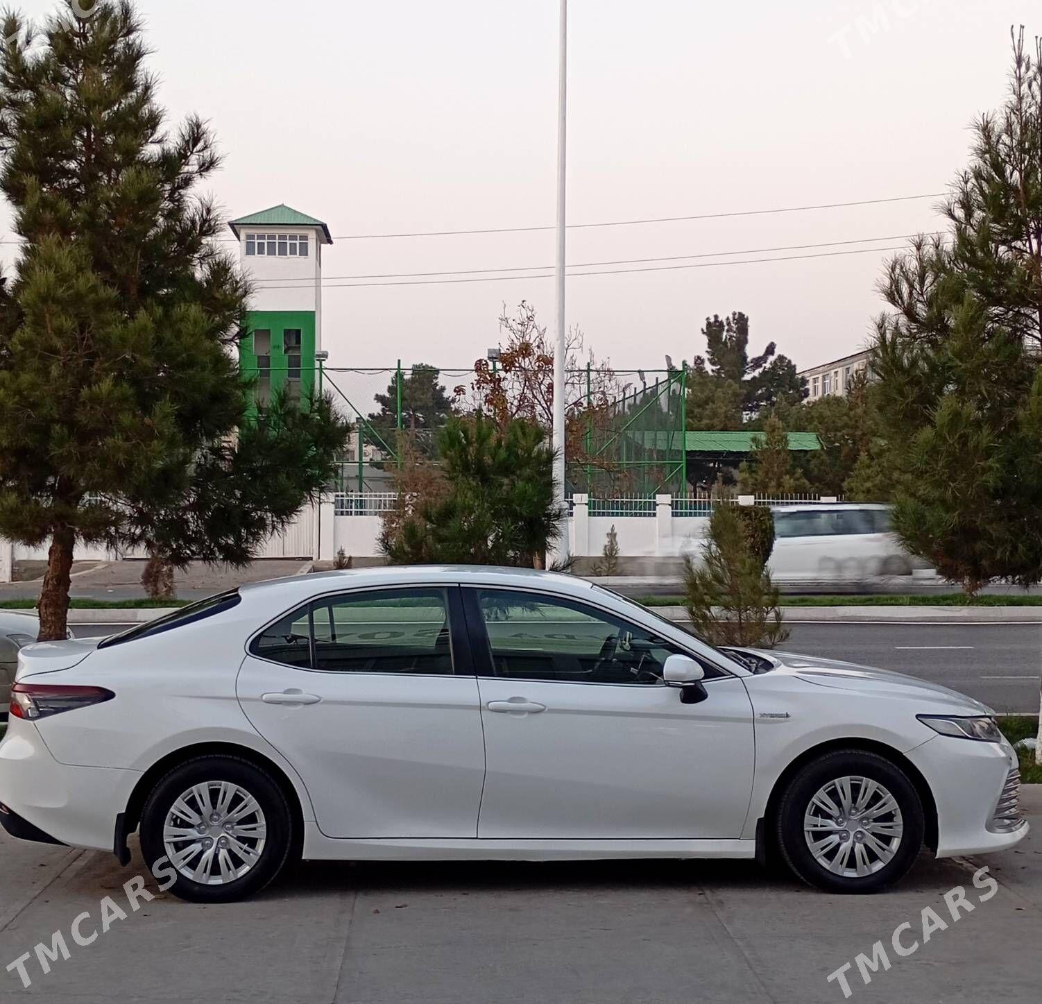 Toyota Camry Hybrid 2021 - 235 000 TMT - Туркменабат - img 6