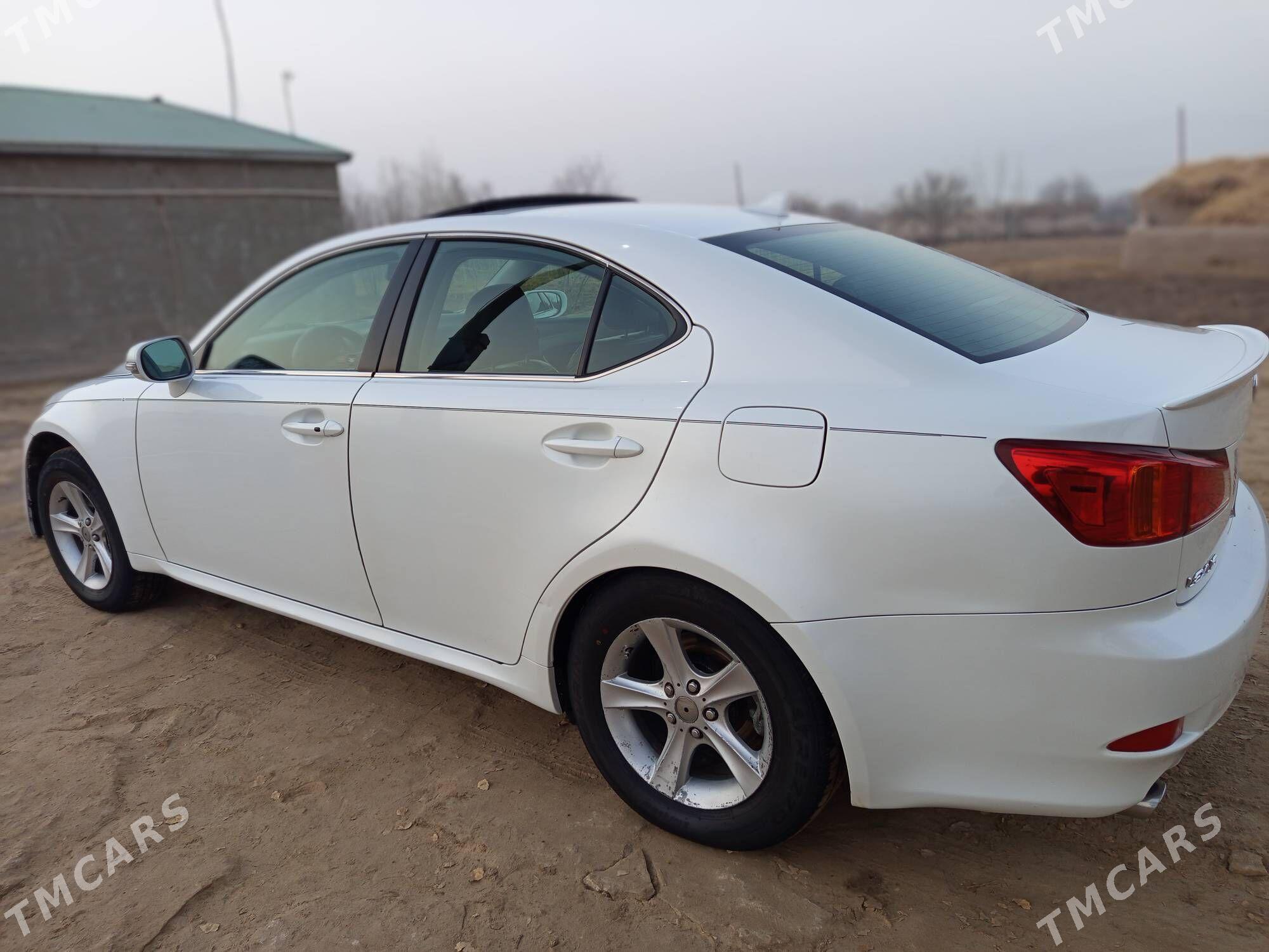 Lexus IS 2009 - 190 000 TMT - етр. Туркменбаши - img 5