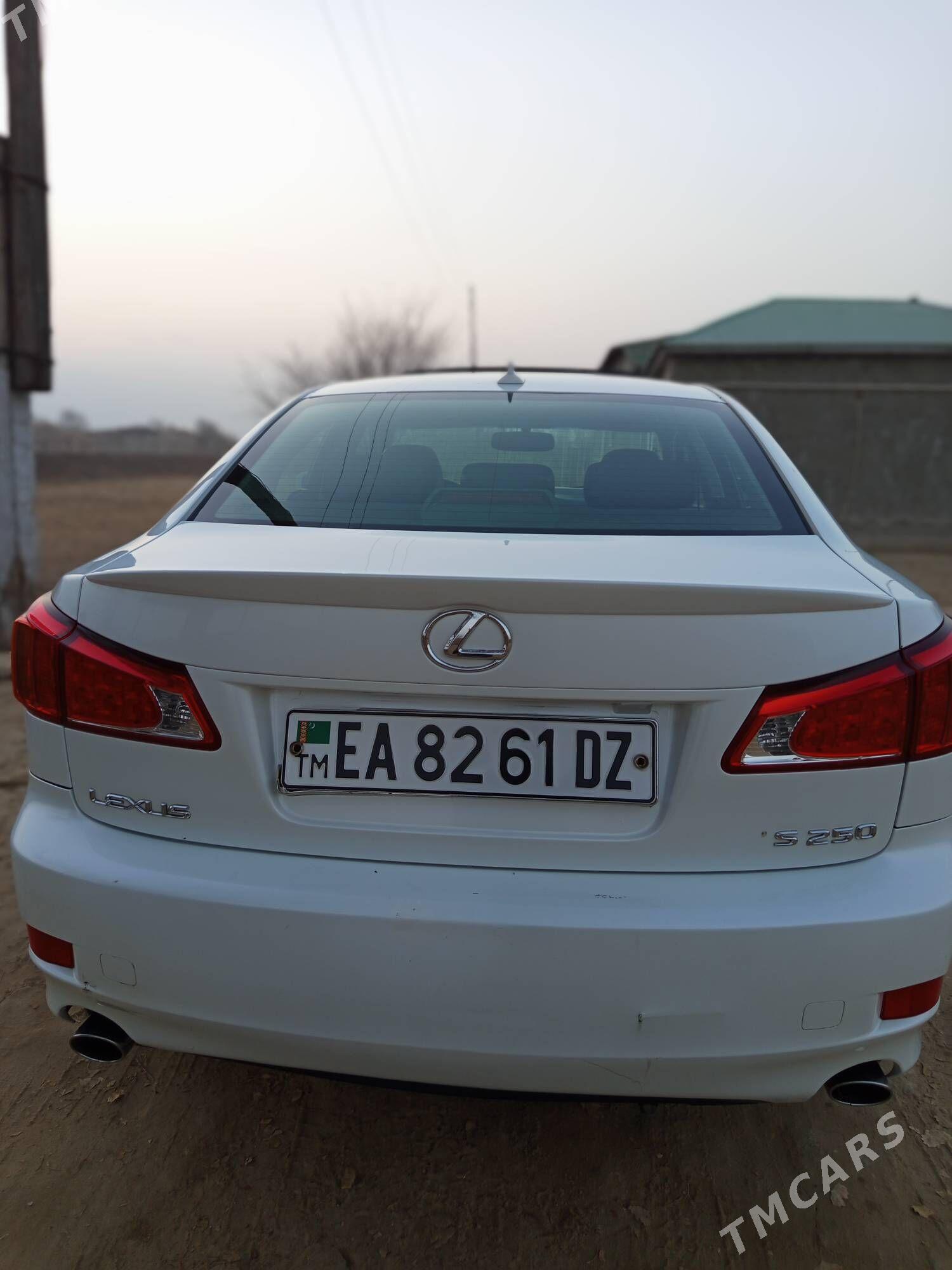 Lexus IS 2009 - 190 000 TMT - етр. Туркменбаши - img 8