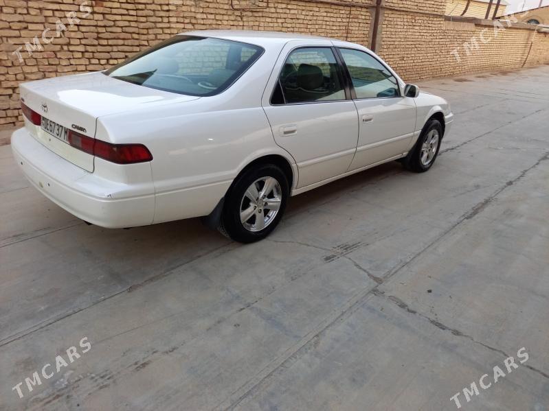 Toyota Camry 1999 - 130 000 TMT - Мары - img 8