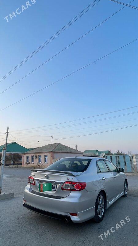 Toyota Corolla 2011 - 185 000 TMT - Ак-Бугдайский этрап - img 5