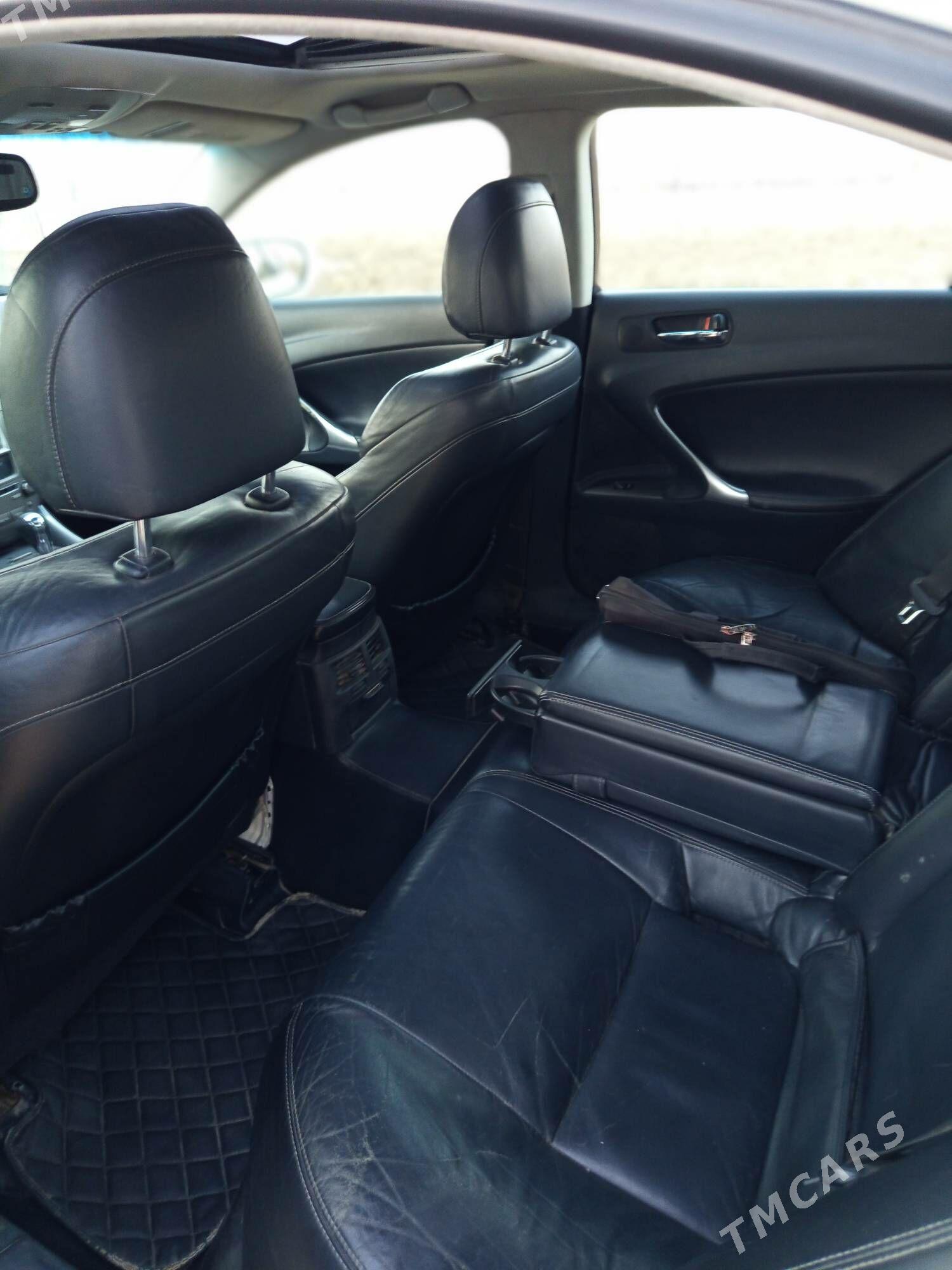 Lexus IS 2009 - 190 000 TMT - етр. Туркменбаши - img 3