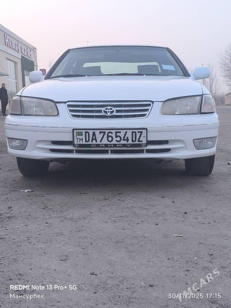 Toyota Camry 2001 - 140 000 TMT - Дашогуз - img 3