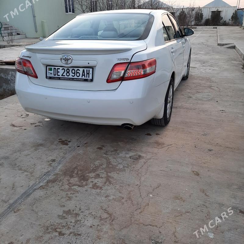 Toyota Camry 2011 - 190 000 TMT - Гёкдепе - img 4