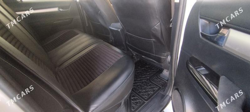 Toyota Hilux 2023 - 625 000 TMT - Серахс - img 2