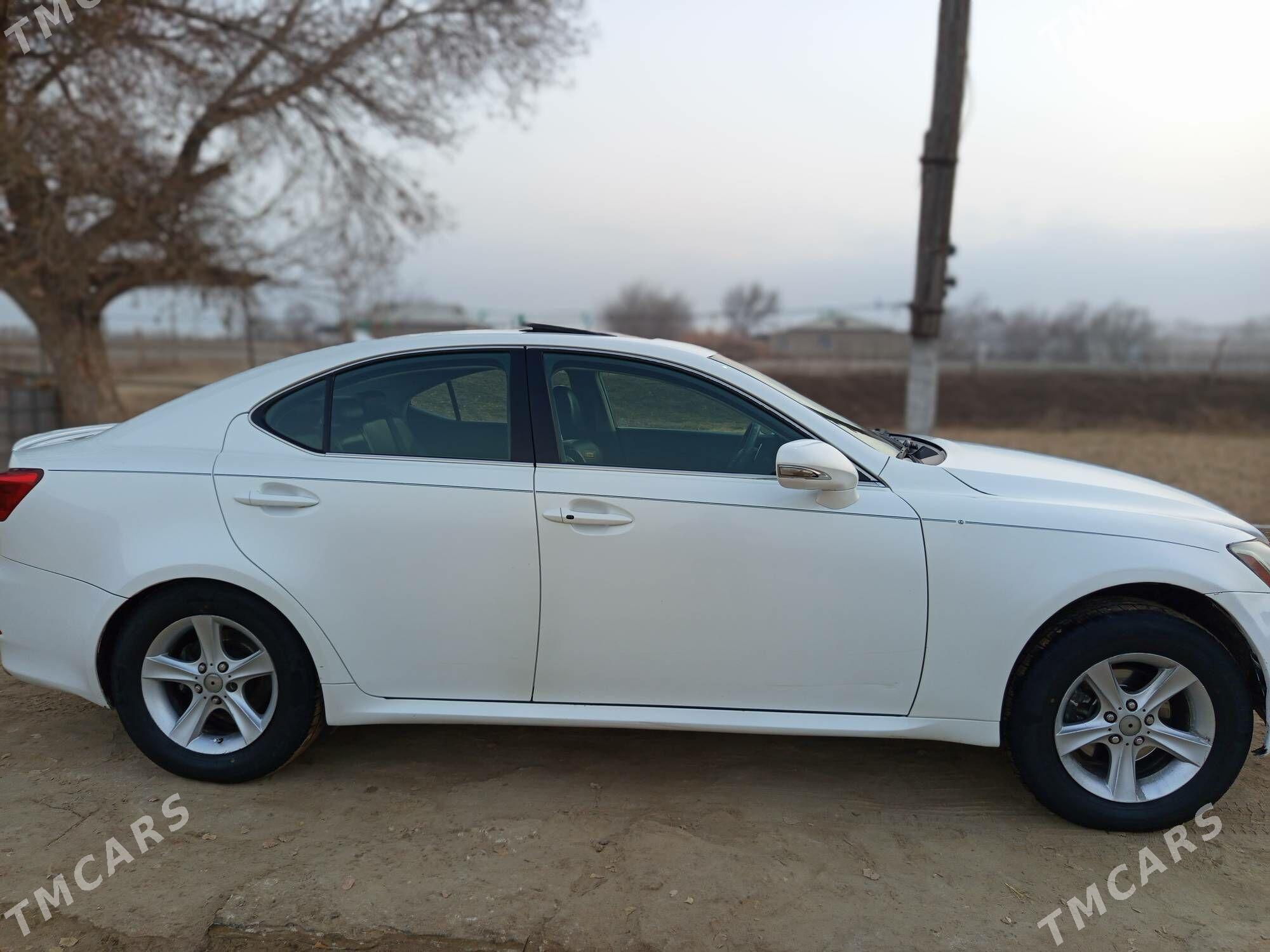 Lexus IS 2009 - 190 000 TMT - етр. Туркменбаши - img 10