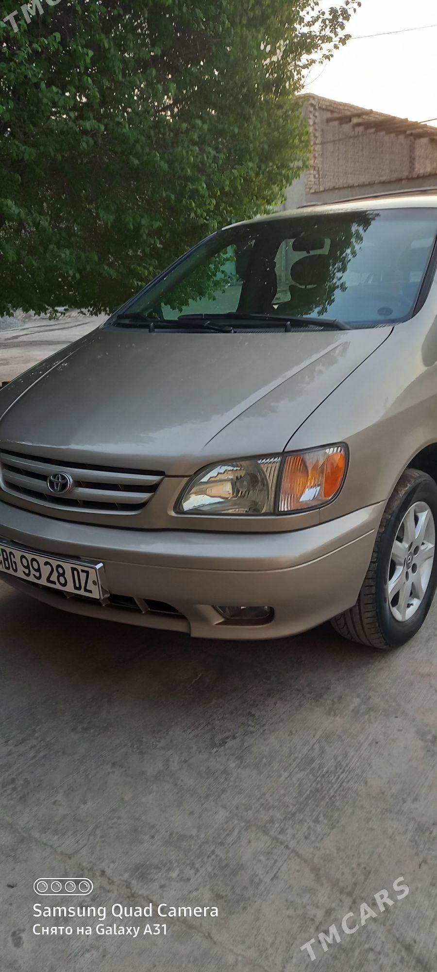 Toyota Sienna 2001 - 220 000 TMT - Дашогуз - img 4