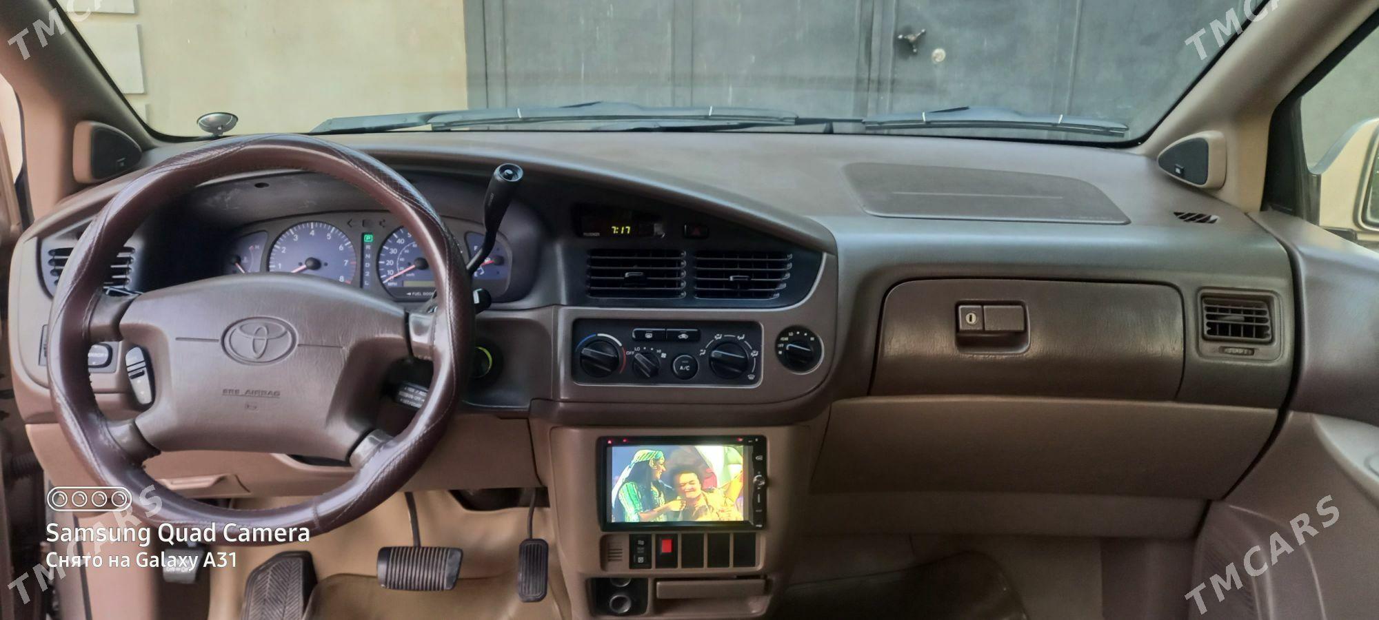 Toyota Sienna 2001 - 220 000 TMT - Дашогуз - img 3