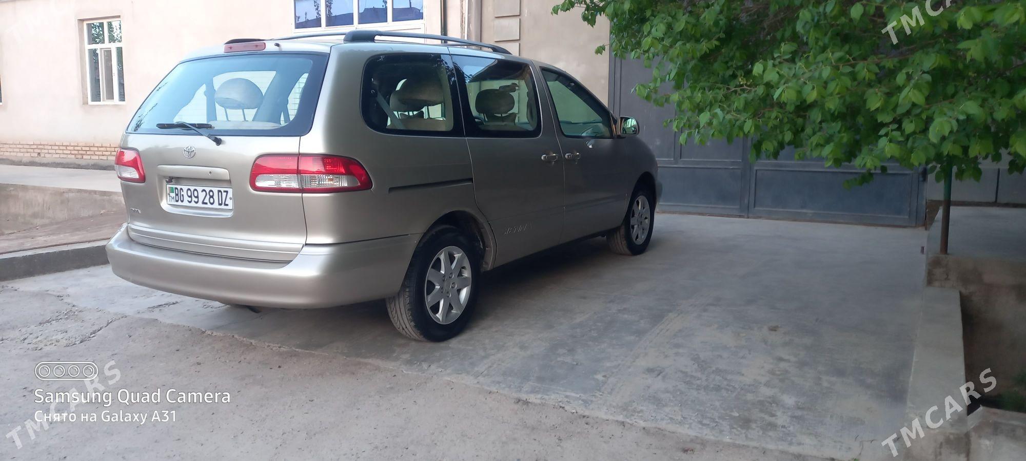 Toyota Sienna 2001 - 220 000 TMT - Дашогуз - img 5