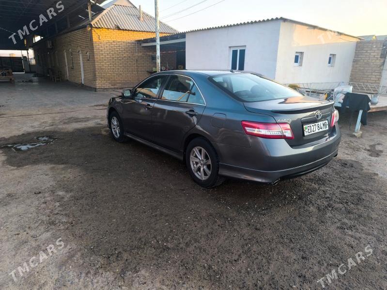 Toyota Camry 2011 - 210 000 TMT - Тагтабазар - img 3