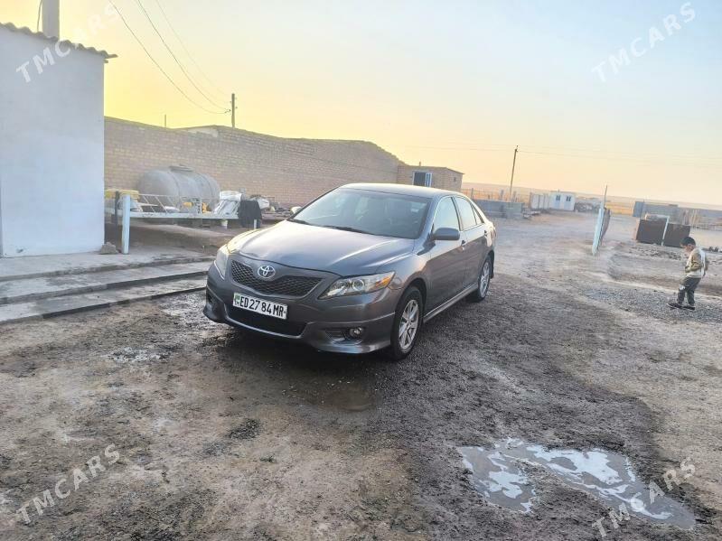 Toyota Camry 2011 - 210 000 TMT - Тагтабазар - img 1