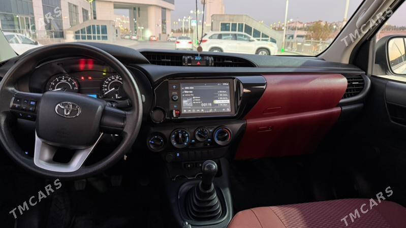 Toyota Hilux 2022 - 500 000 TMT - Ашхабад - img 8