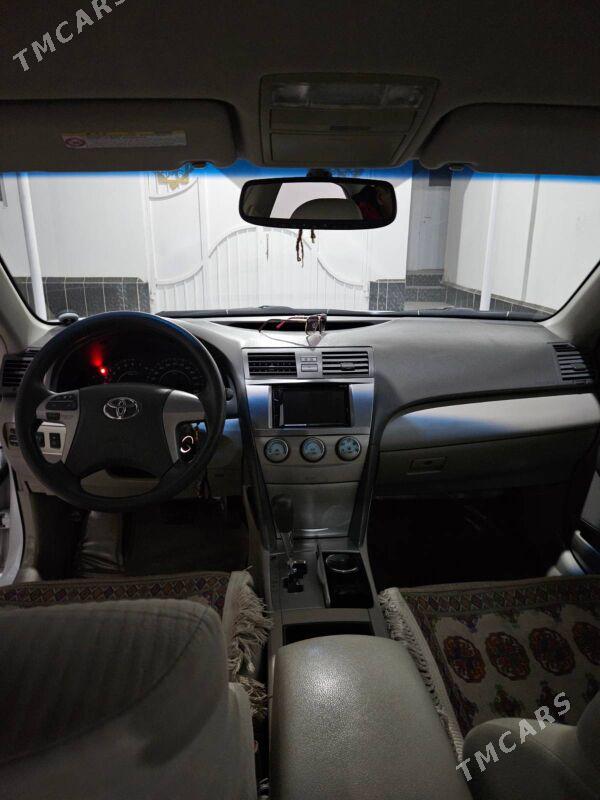 Toyota Camry 2010 - 210 000 TMT - Теджен - img 7