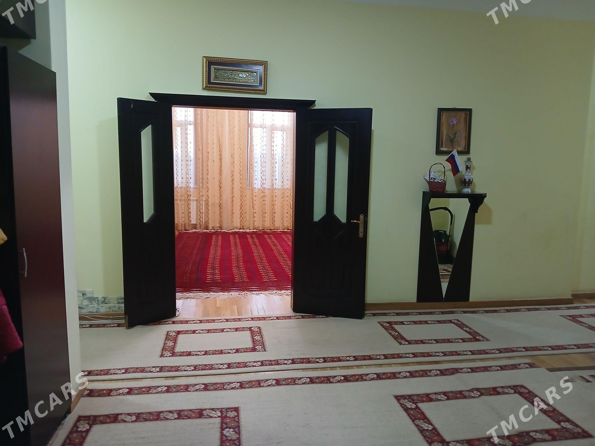 элитная квартира - Sowetskiý köç. (Garaşsyzlyk şaýoly) - img 1